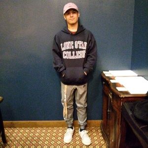 Meet your Posher, Aaron